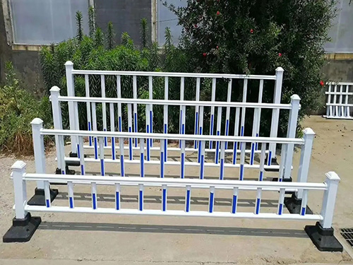 西安中田公路段市政道路護(hù)欄安裝圖片2